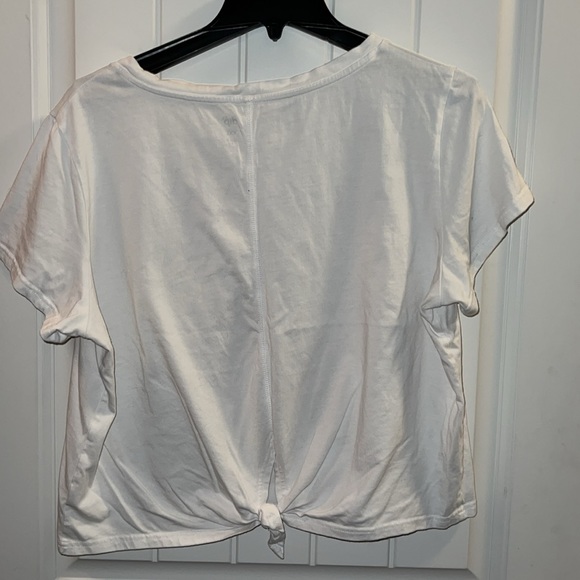 Dip short sleeve crop top with tie in back. No stains or holes. - Picture 3 of 3